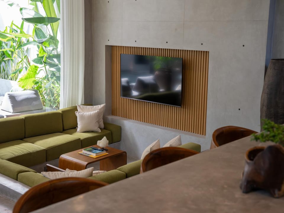 TV and multimedia, Seating area