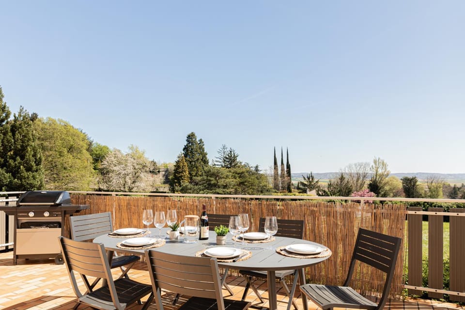 Patio, Spring, Day, Natural landscape, View (from property/room), Balcony/Terrace, Dining area