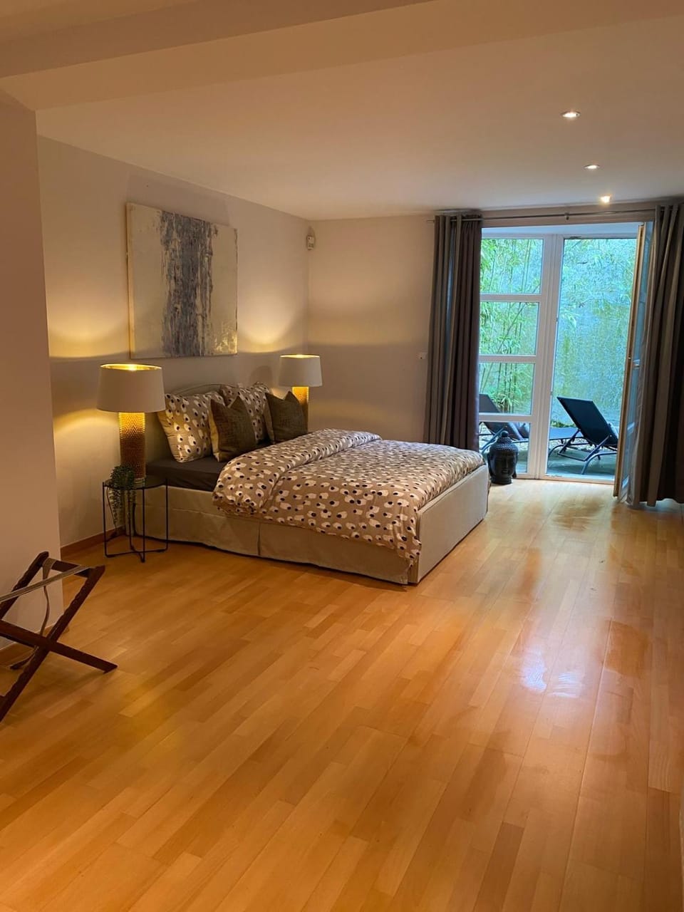Brussels' Premier Parkside Residence Apartment in Ixelles