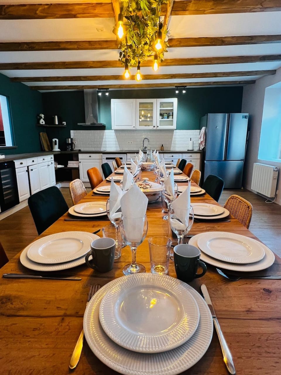 Kitchen or kitchenette, Dining area, Food, oven