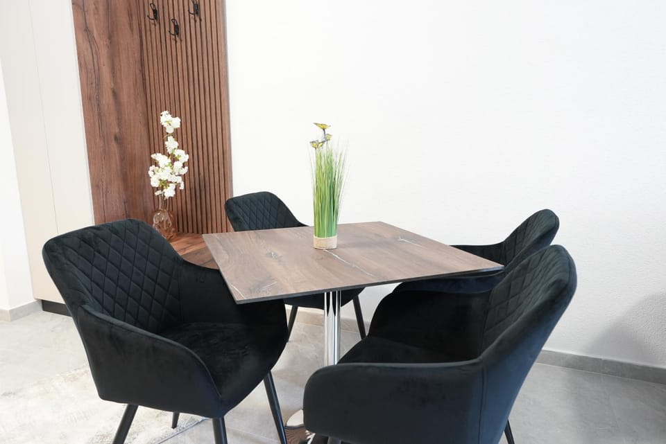 Luxury Apartments - Wohnung IB - Business & Komfort I Stock Apartment in Rhineland-Palatinate