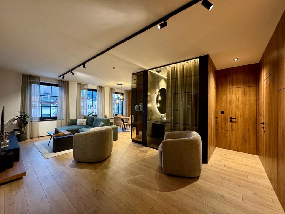 Communal lounge/ TV room, Living room, Seating area