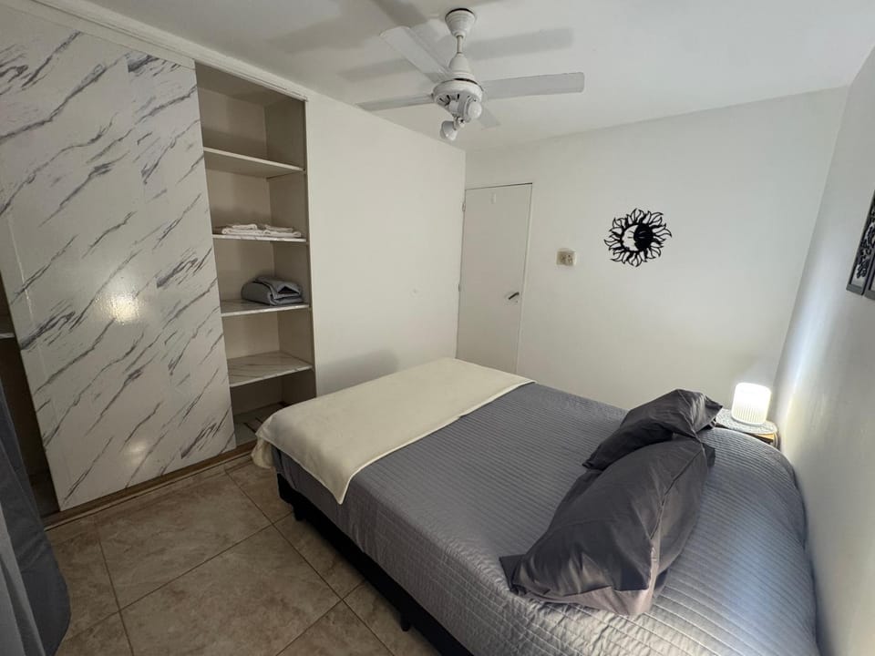 Photo of the whole room, Bedroom, wardrobe
