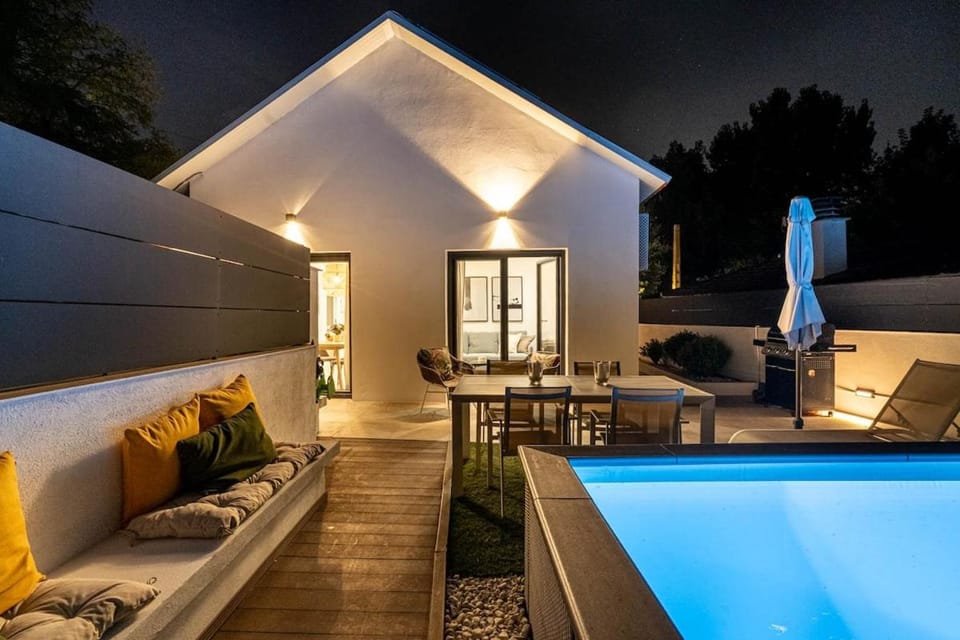 Patio, Swimming pool