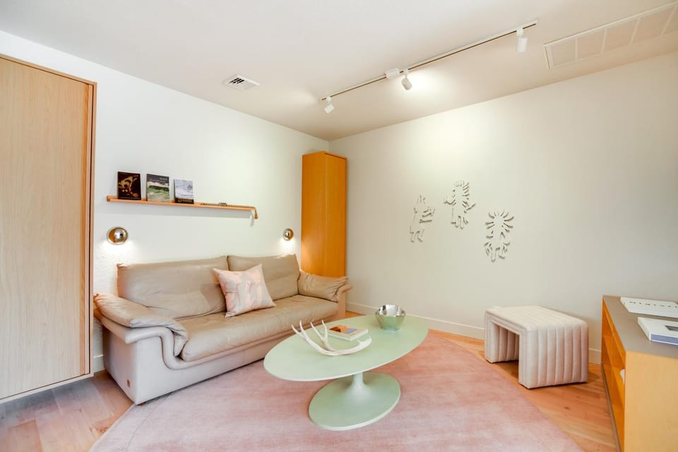 Serene Couple's Retreat 3 Mi to Dtwn Santa Fe House in Santa Fe