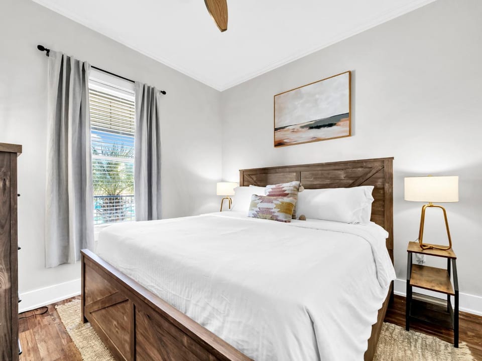 Steps To Beach Snowbirds Welcome Large Balcony House in South Walton County