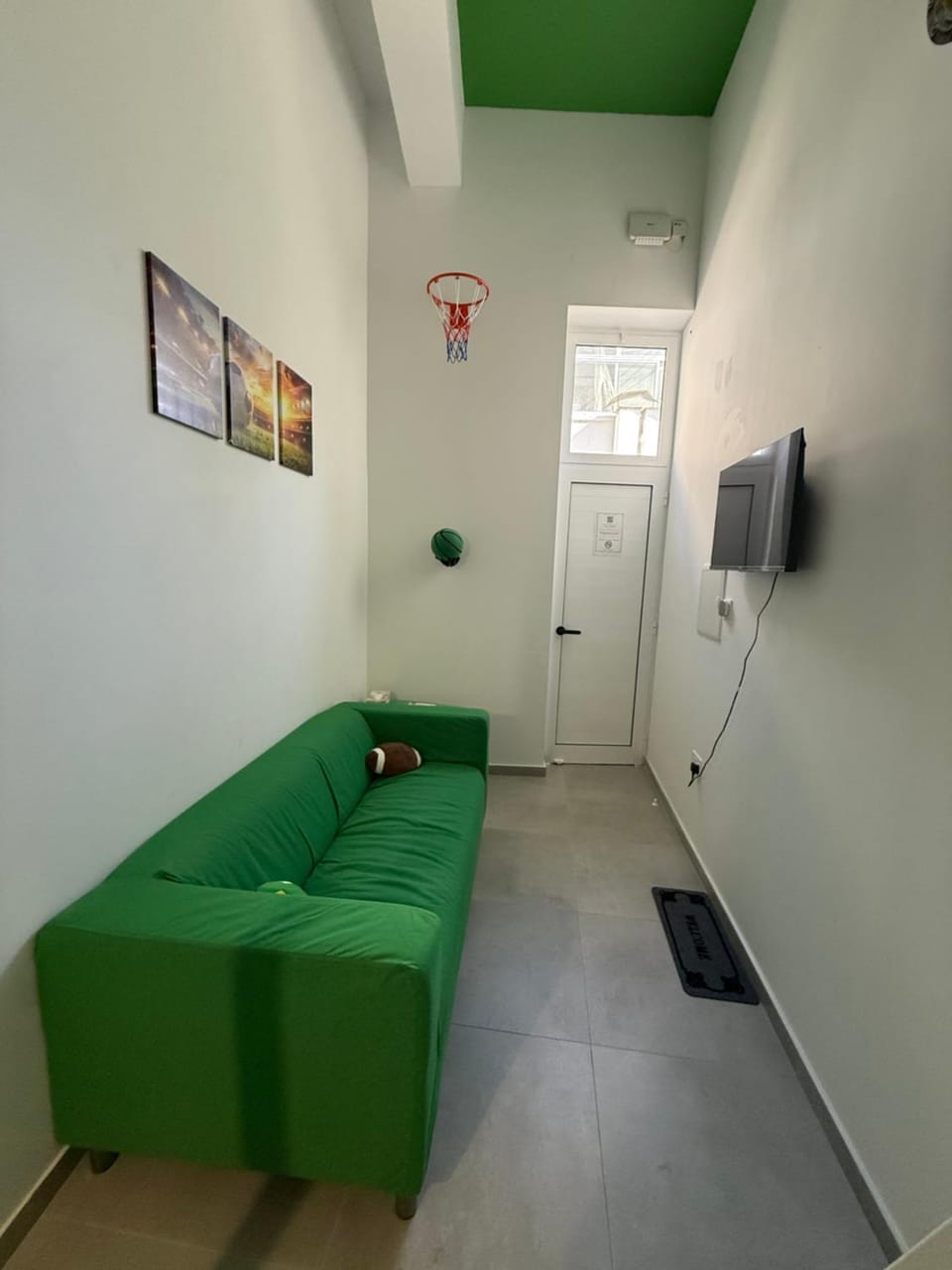 GREEN Cabin-Larnaca Centrum Cabin in Larnaca
