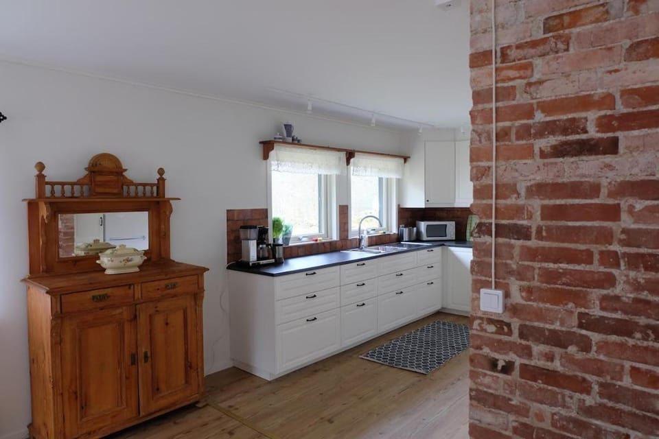 Pretty holiday house in the woods close to lake Villa in Skåne County