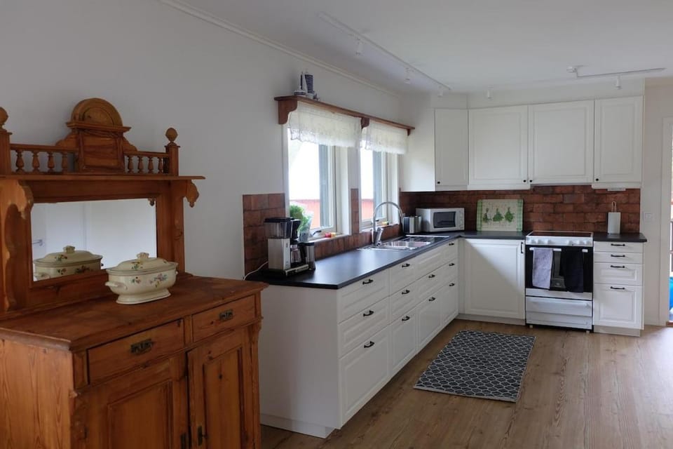 Pretty holiday house in the woods close to lake Villa in Skåne County