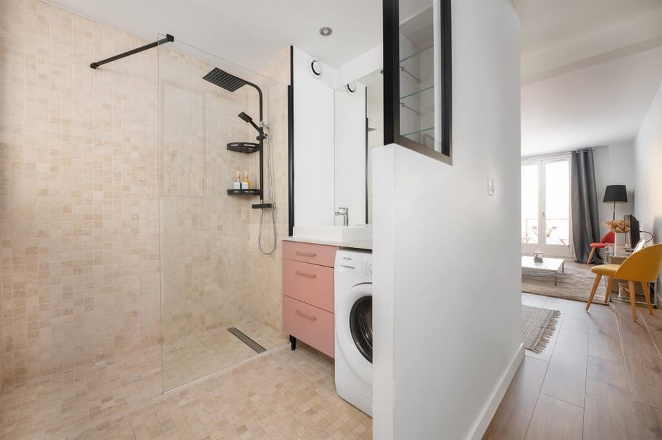 Shower, Bathroom, towels