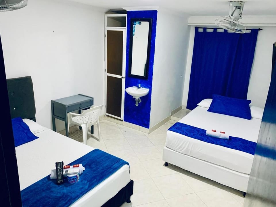 Bed, Photo of the whole room, towels