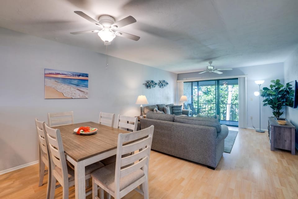 Sun Stack at Runaway Bay 251 by SeaBreeze Vacation House in Bradenton Beach