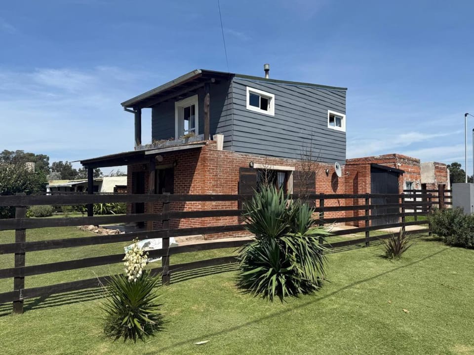 CASA Barrio Parque Mar House in Miramar