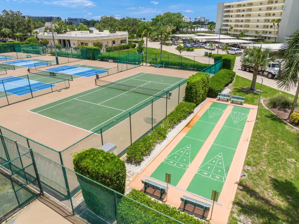 Gulf and Bay Club- E109 Apartment in Siesta Beach