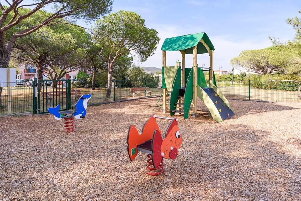 Quiet house for 2-4 people close to the beaches House in La Londe-les-Maures