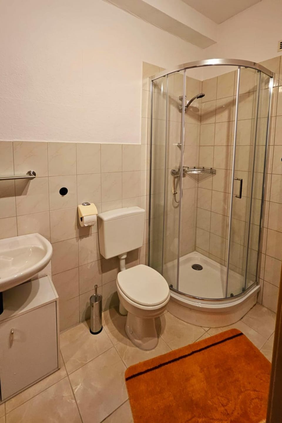 Shower, Toilet, Bathroom, Bath