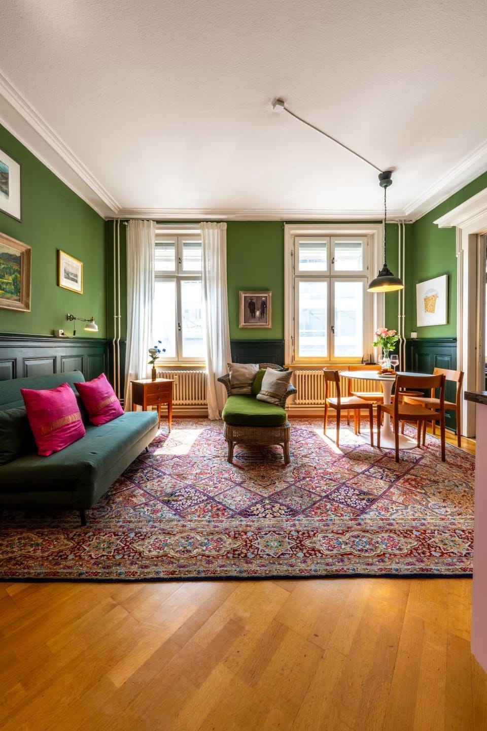 Living room, Seating area, Dining area