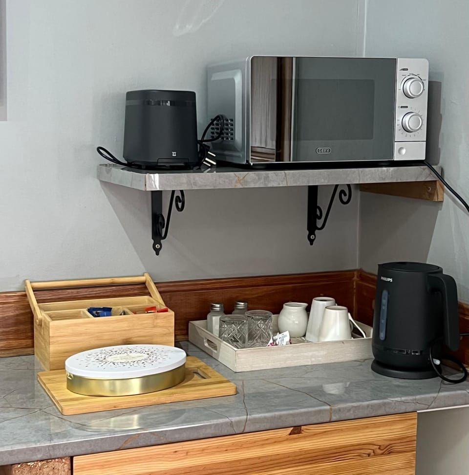 Coffee/tea facilities, Kitchen or kitchenette