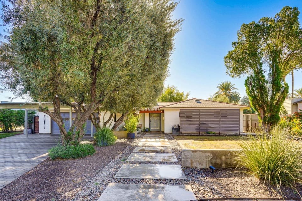 1 Mi to Dtwn & Mill Avenue! Home w/ Outdoor Oasis House in Tempe