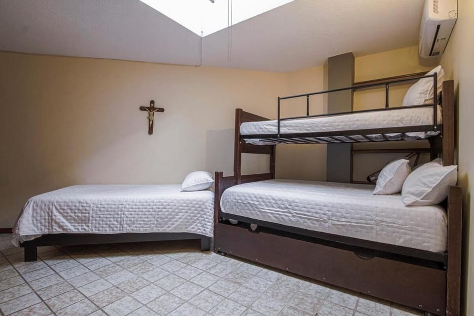 Bed, Photo of the whole room, Bedroom, bunk bed