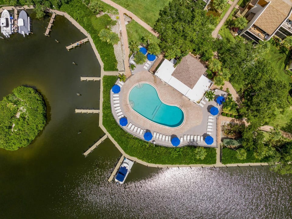 Midnight Cove II 138F Apartment in Siesta Key