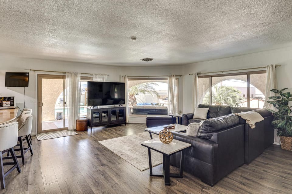 Lake Havasu Home w/ Pool: 2 Mi to Boat Launch House in Lake Havasu City
