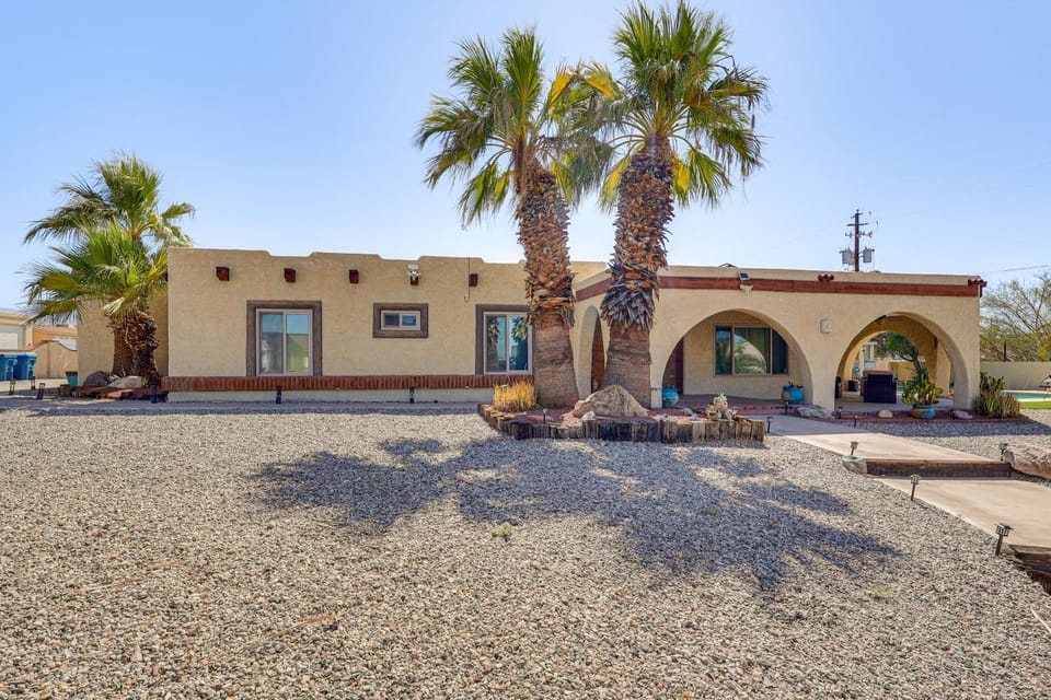 Lake Havasu Home w/ Pool: 2 Mi to Boat Launch House in Lake Havasu City