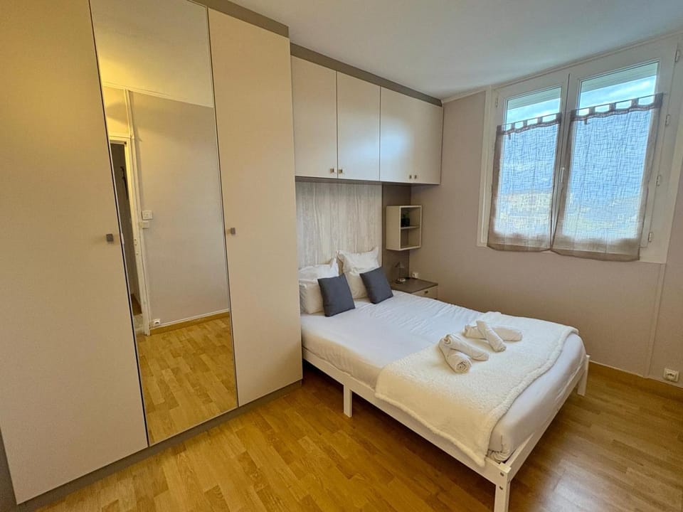 Bed, Bedroom, wardrobe