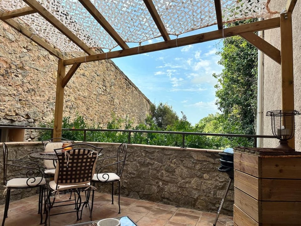 Notre Viree V Studio avec piscine sauna et bassin a remous Apartment in Besse-sur-Issole