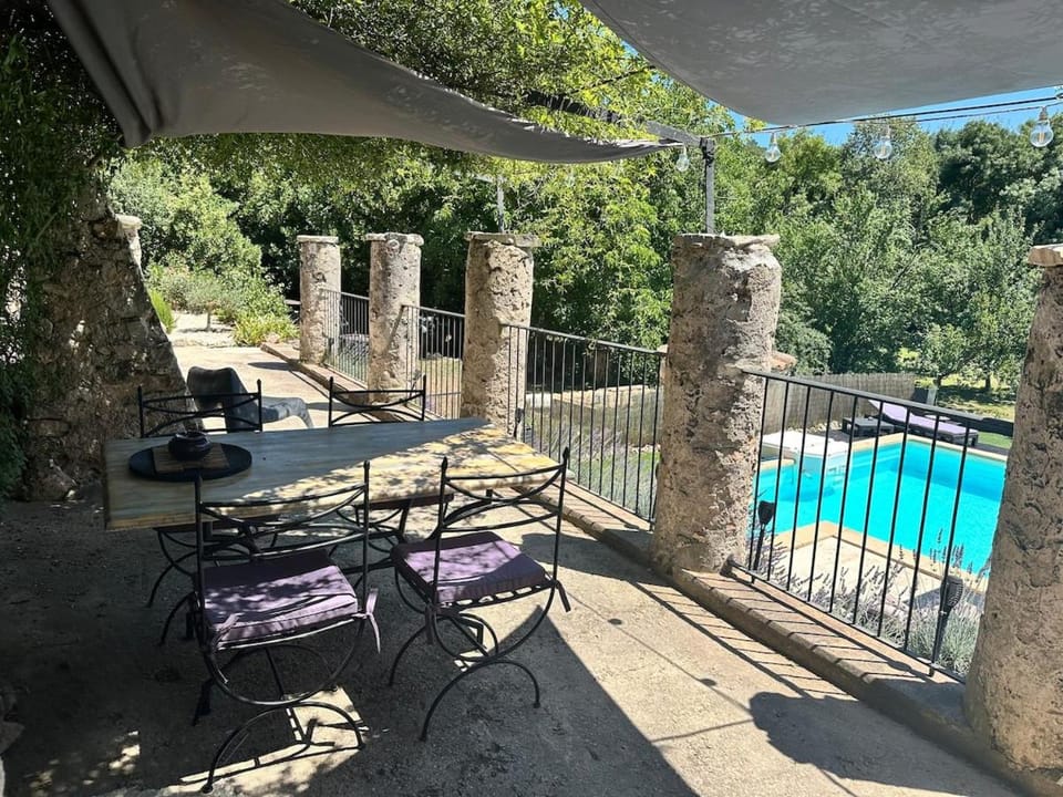 Notre Viree V Studio avec piscine sauna et bassin a remous Apartment in Besse-sur-Issole