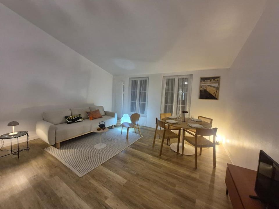 Flower, 3 p, Wifi, Hyper-center, Equipped kitchen Apartment in La Rochelle
