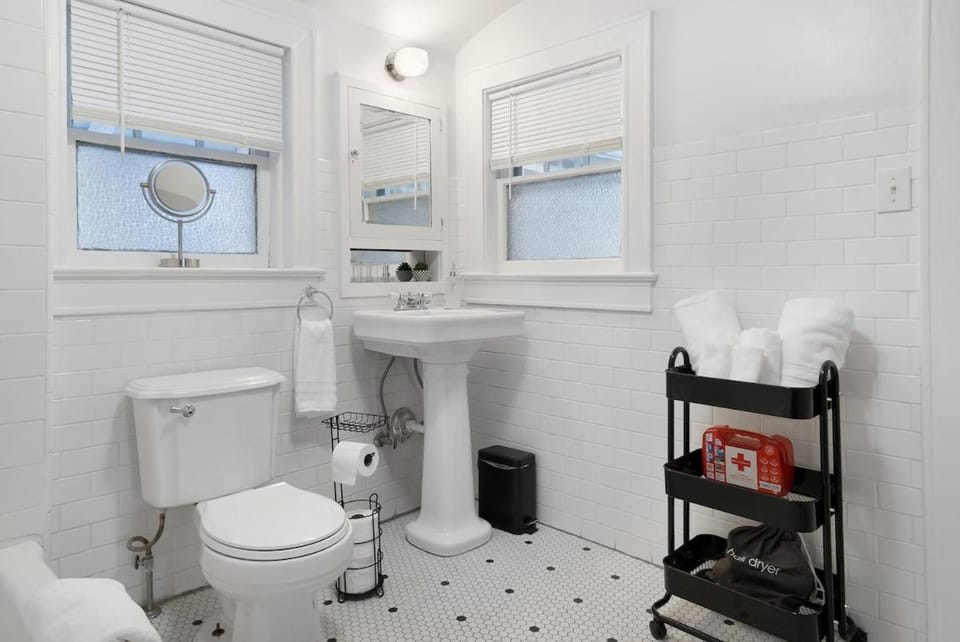 Southern Tides- Pool, Fire Pit & Games House in Birmingham