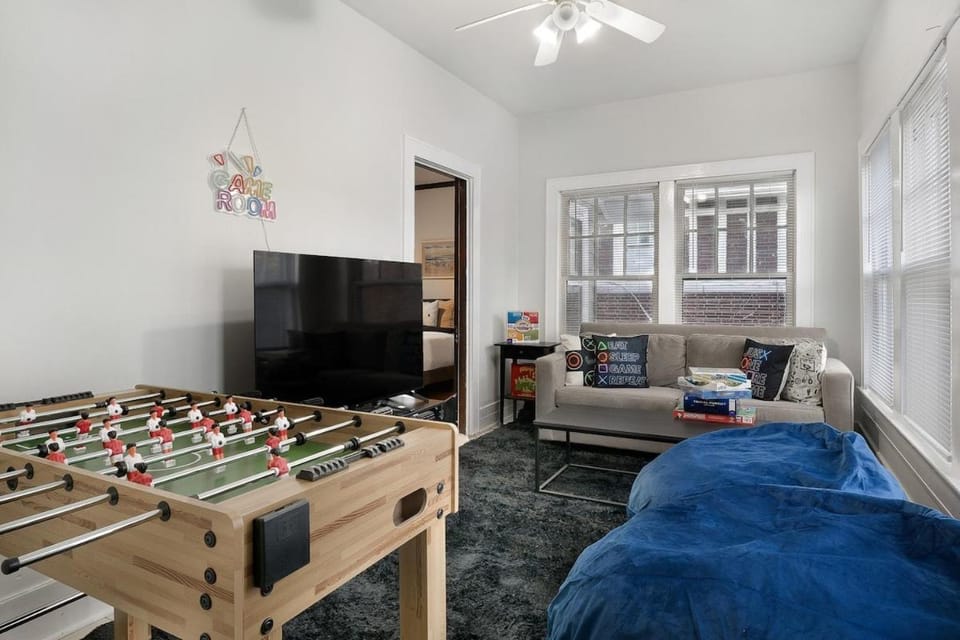 Southern Tides- Pool, Fire Pit & Games House in Birmingham