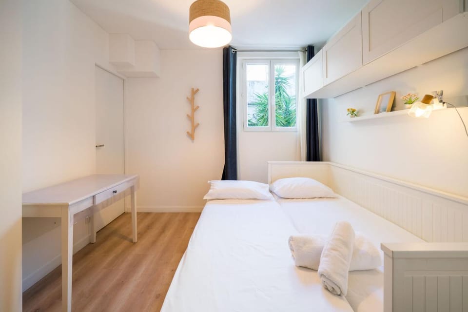 Cote Sable Ambiance bord de mer dans le centre Apartment in Antibes