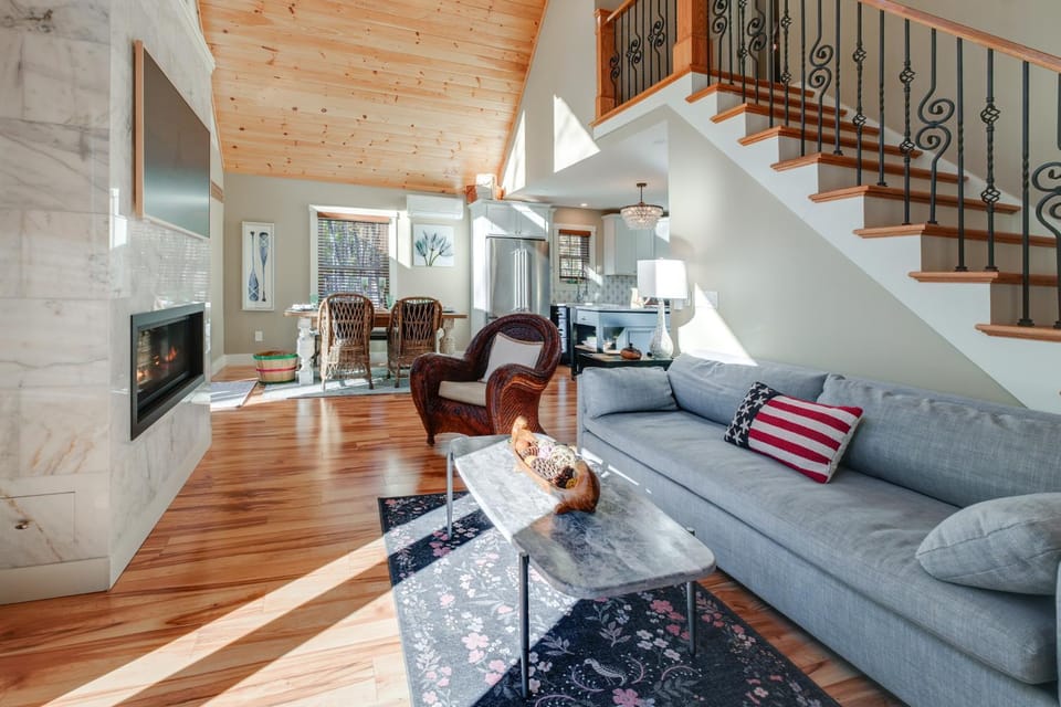 'Valhalla': Family Home on Frye Island w/ Golf! House in Frye Island