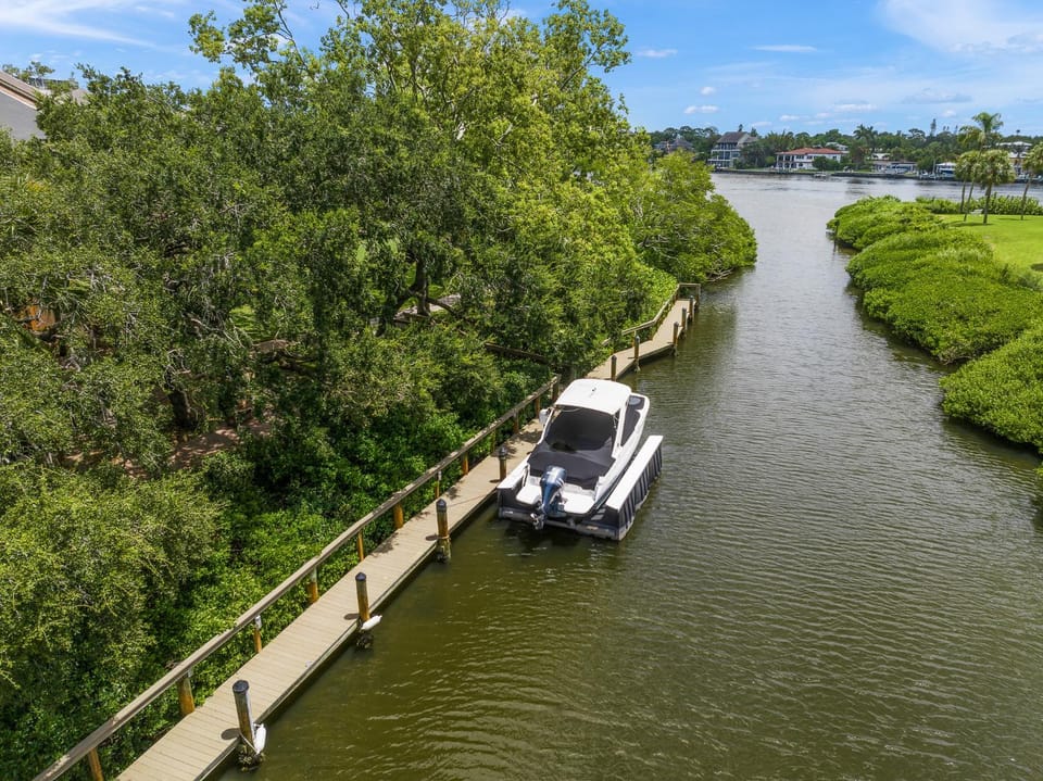 Midnight Cove II 512F Apartment in Siesta Key