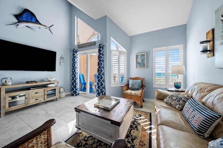 Grand Beach Penthouse 3 by Youngs Suncoast Apartment in Gulf Shores