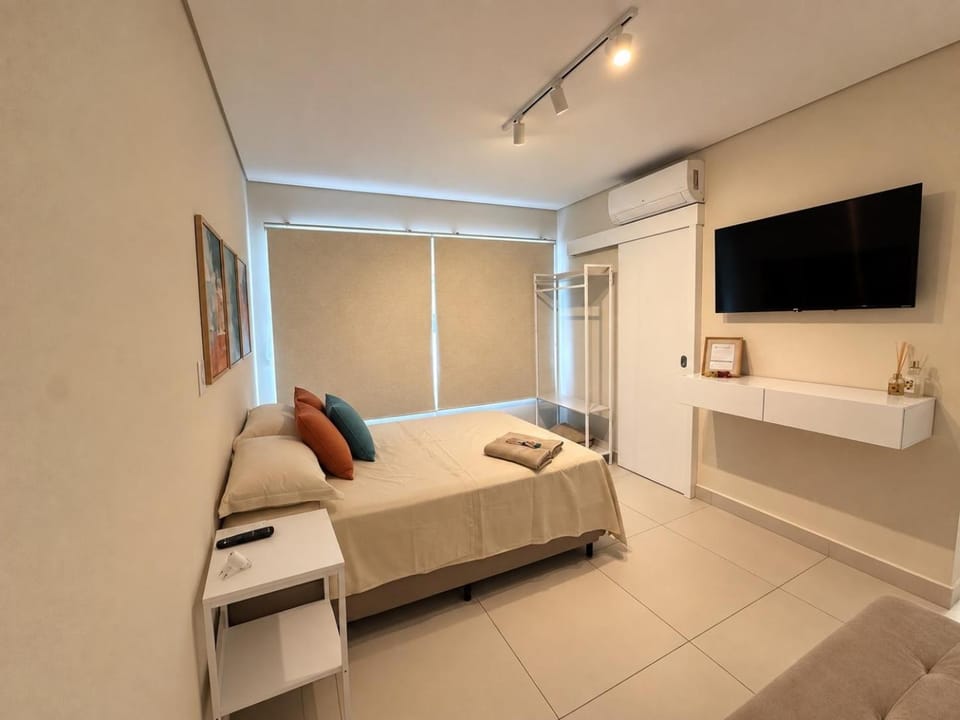 Bed, TV and multimedia, Photo of the whole room, hair dryier, internet, air conditioner
