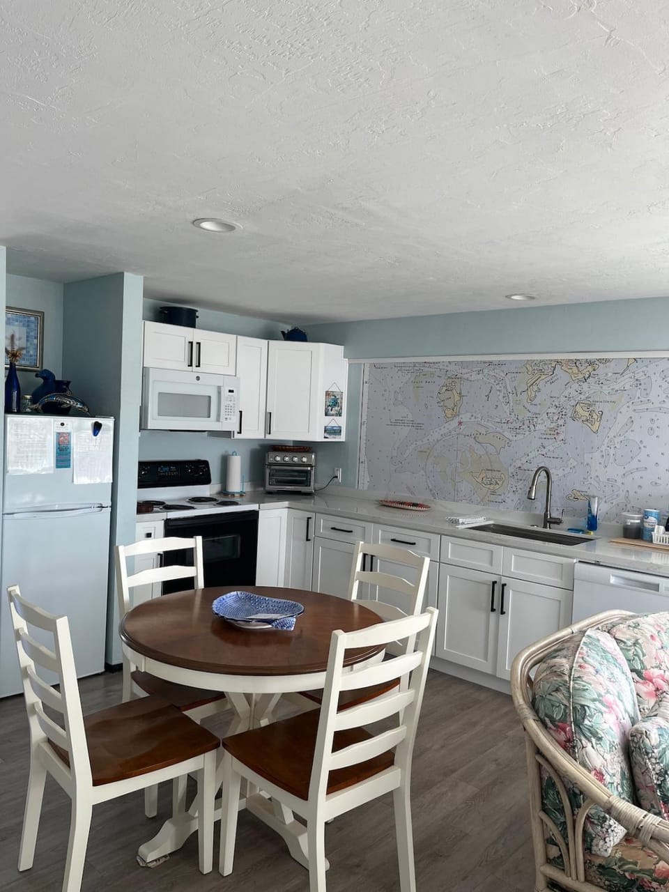 Old Fashioned 221 Park Place Apartment in Cedar Key