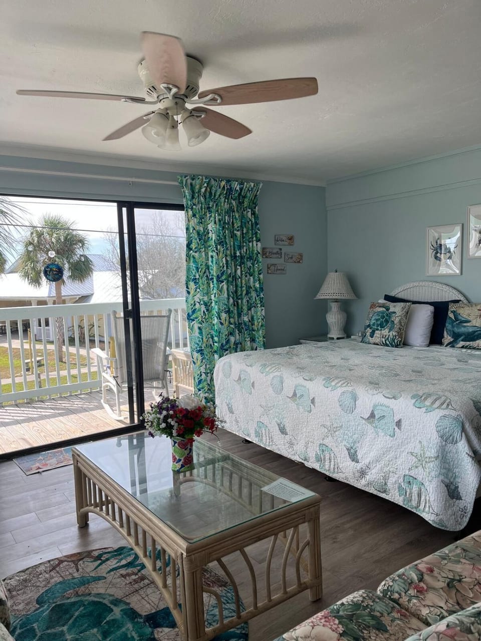 Old Fashioned 221 Park Place Apartment in Cedar Key