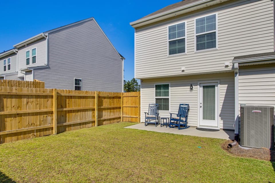 Private Yard: Family Hideaway 9 Mi to Fort Jackson House in Columbia