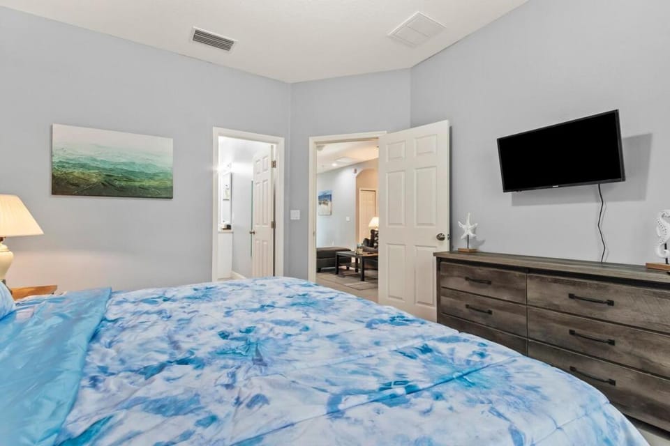 The Blue Oasis, a beach-themed Florida getaway House in Tampa