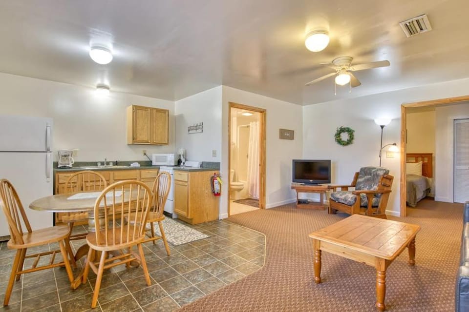 Campground Apt #3 House in Lake Junaluska