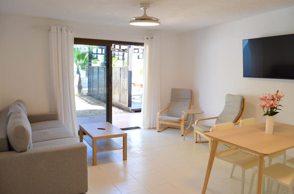 TV and multimedia, Living room, Dining area