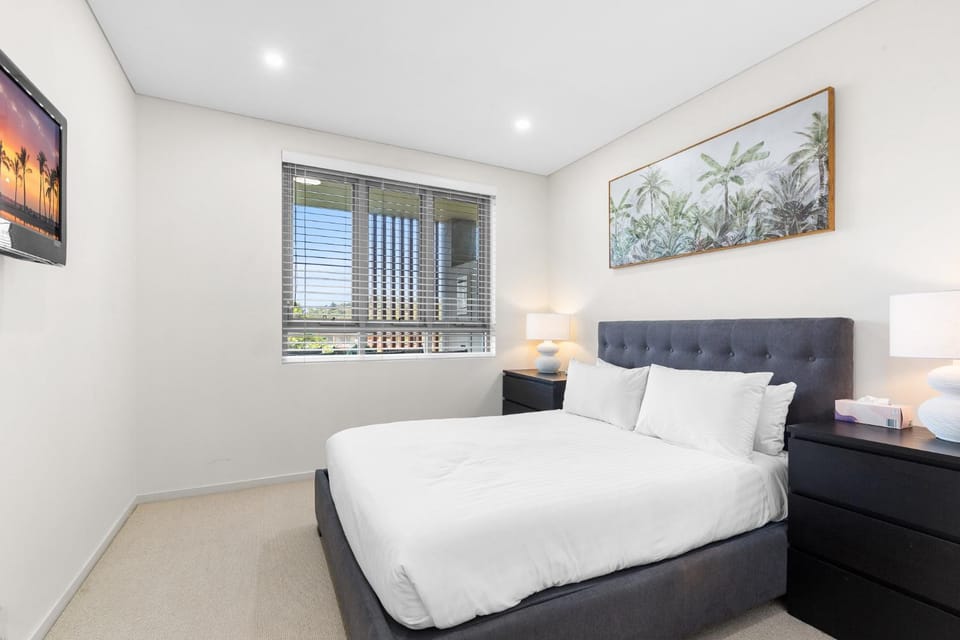 Seaside Retreat with Parking and Balcony Apartment in Pittwater Council