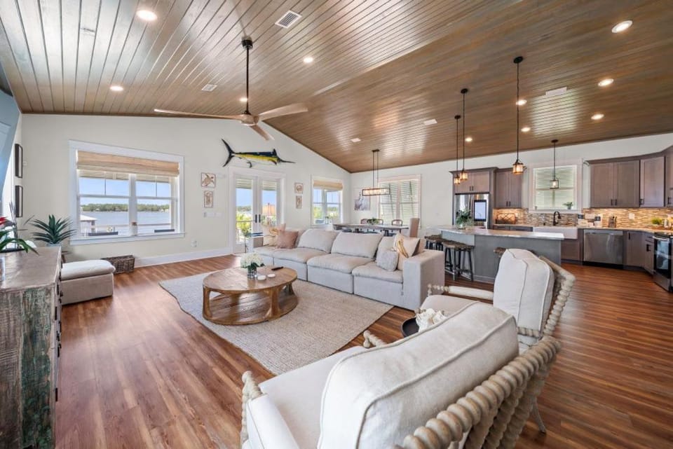 His and Hers by Youngs Suncoast House in West Beach