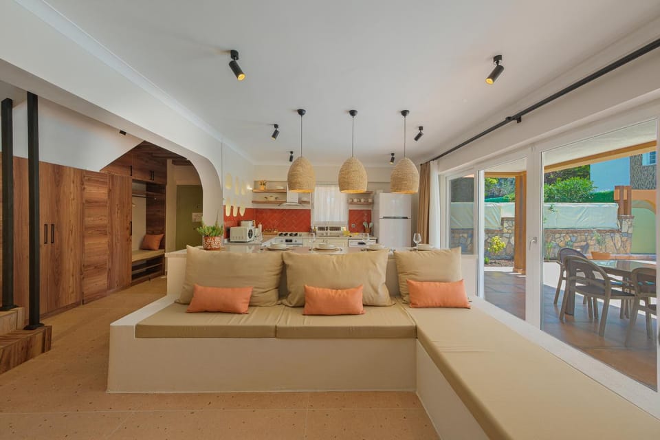 Living room, Seating area, Dining area