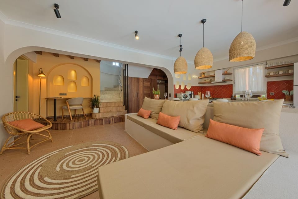 Kitchen or kitchenette, Living room, Seating area