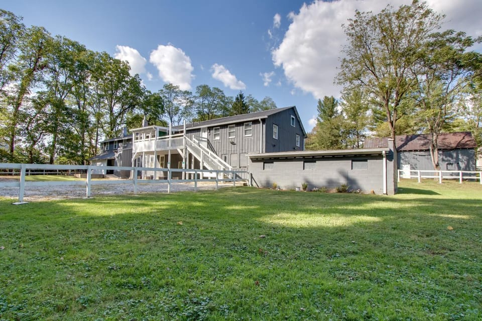 Peaceful Country Apt: Extended Stays Welcome! Apartment in Ohio