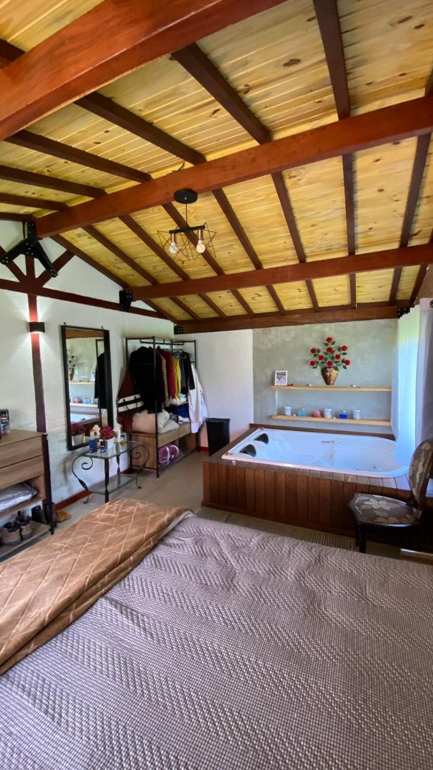 Hot Tub, Photo of the whole room